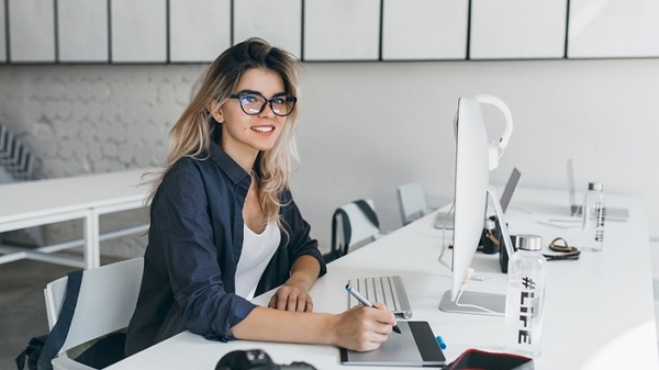 Sell Digital Downloads as a Graphic Designer on Etsy - Full Course with E-Book - Done by a 6 Figure Seller